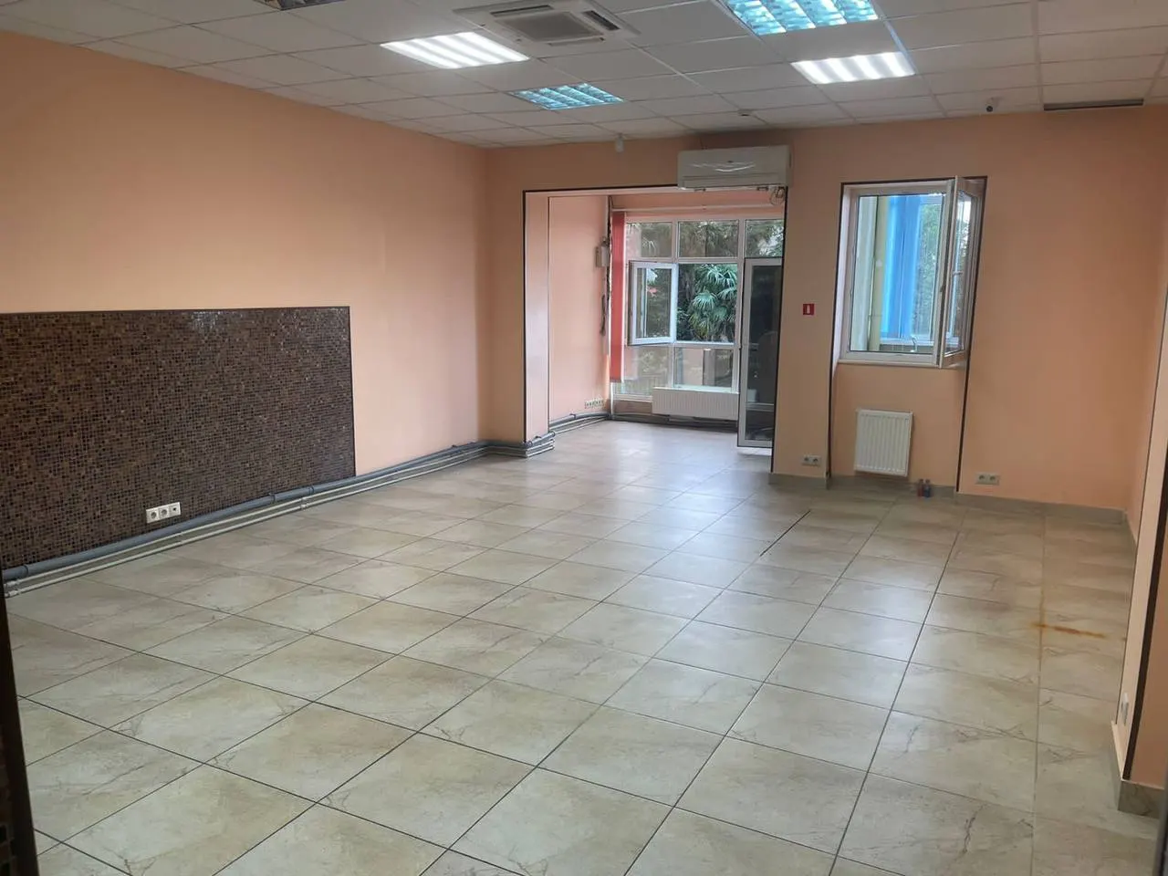 Помещение свободного назначения 84 м2 в ЖК Крокус - фото 2
