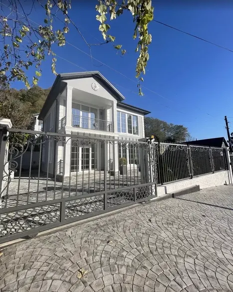 "Классический" дом в р-не Орёл-Изумруд