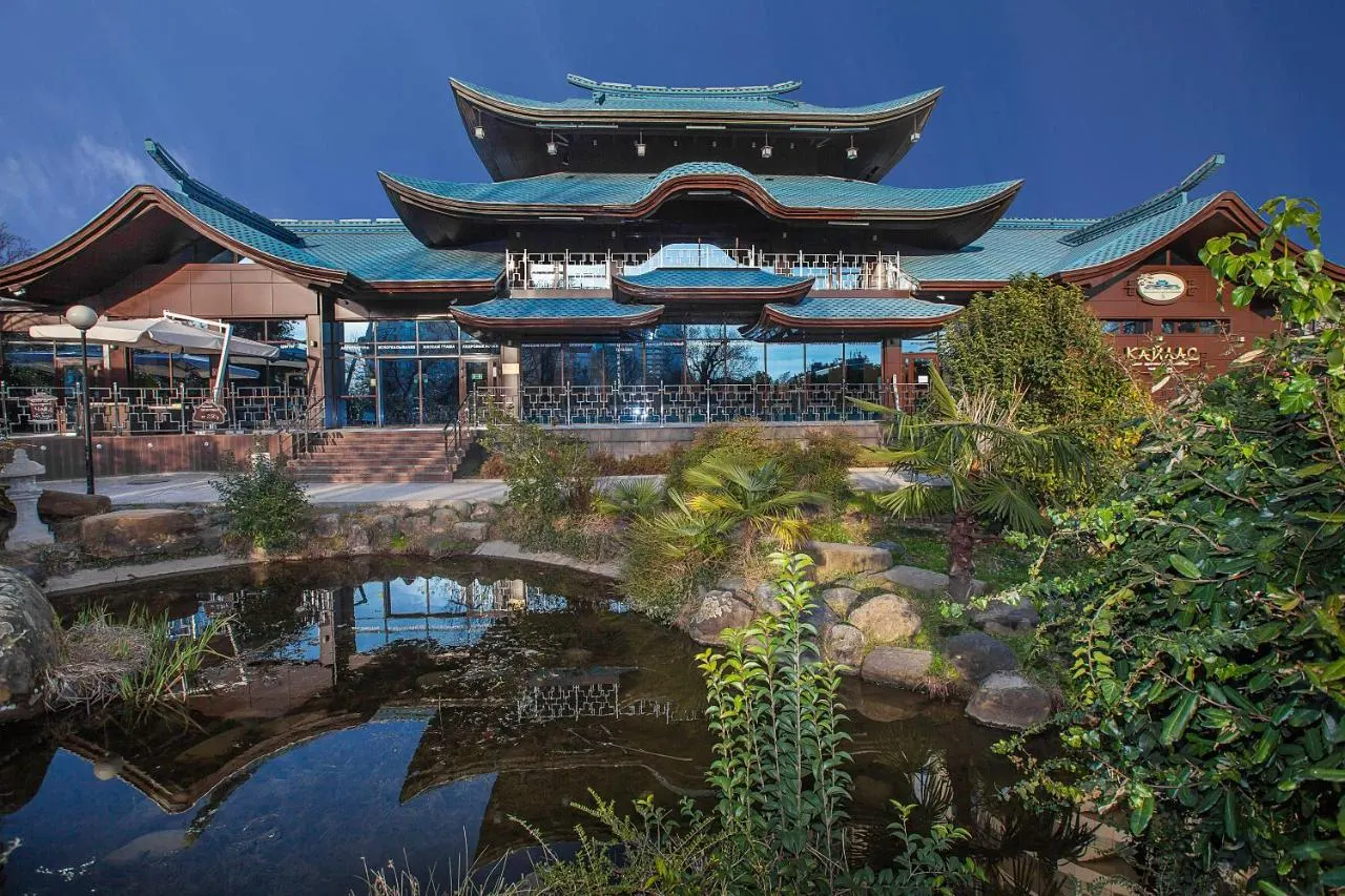 Гостиничный комплекс с рестораном и SPA в центре Сочи - фото 2