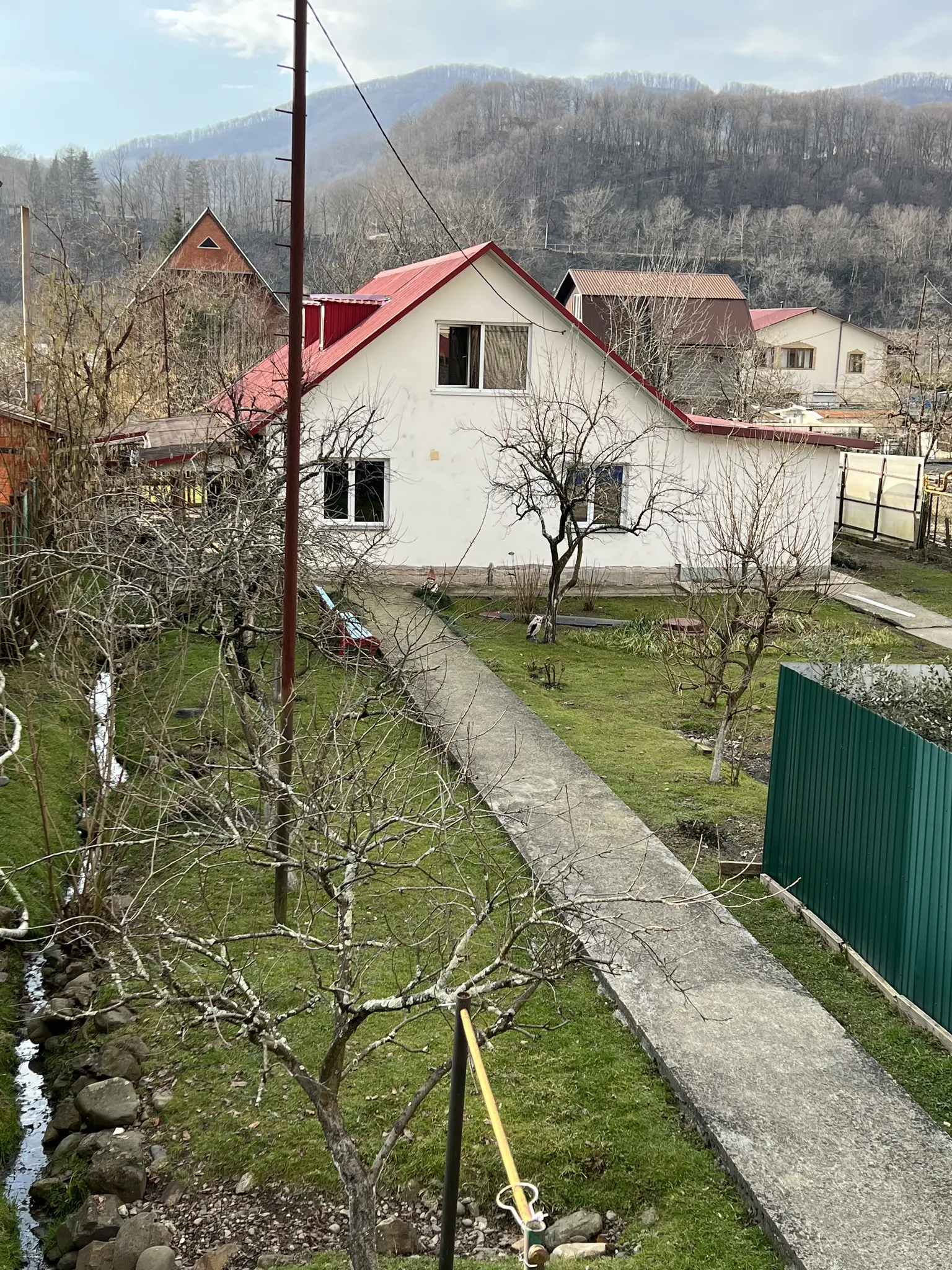 Продаётся дом с большим плодовым садом
