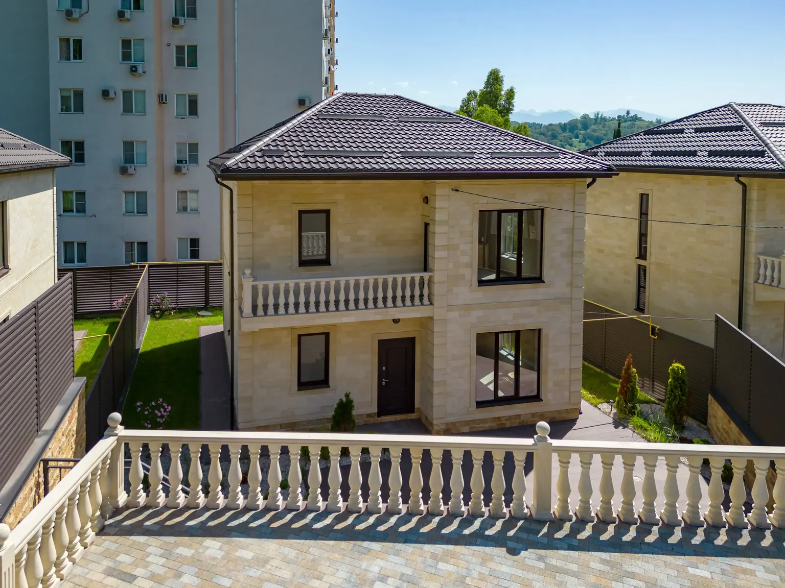Срочно продается дом в Сочи в классическом стиле!