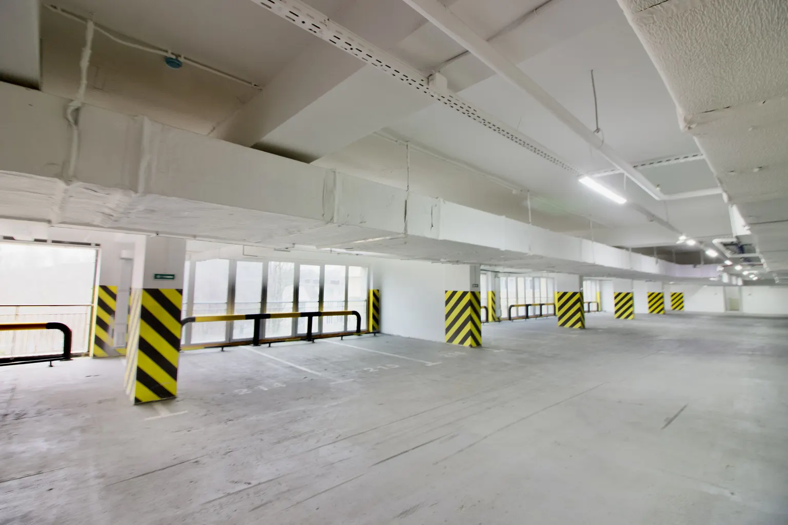 Коммерческое помещение 2 000 м² в крупном жилом кластере - фото 3
