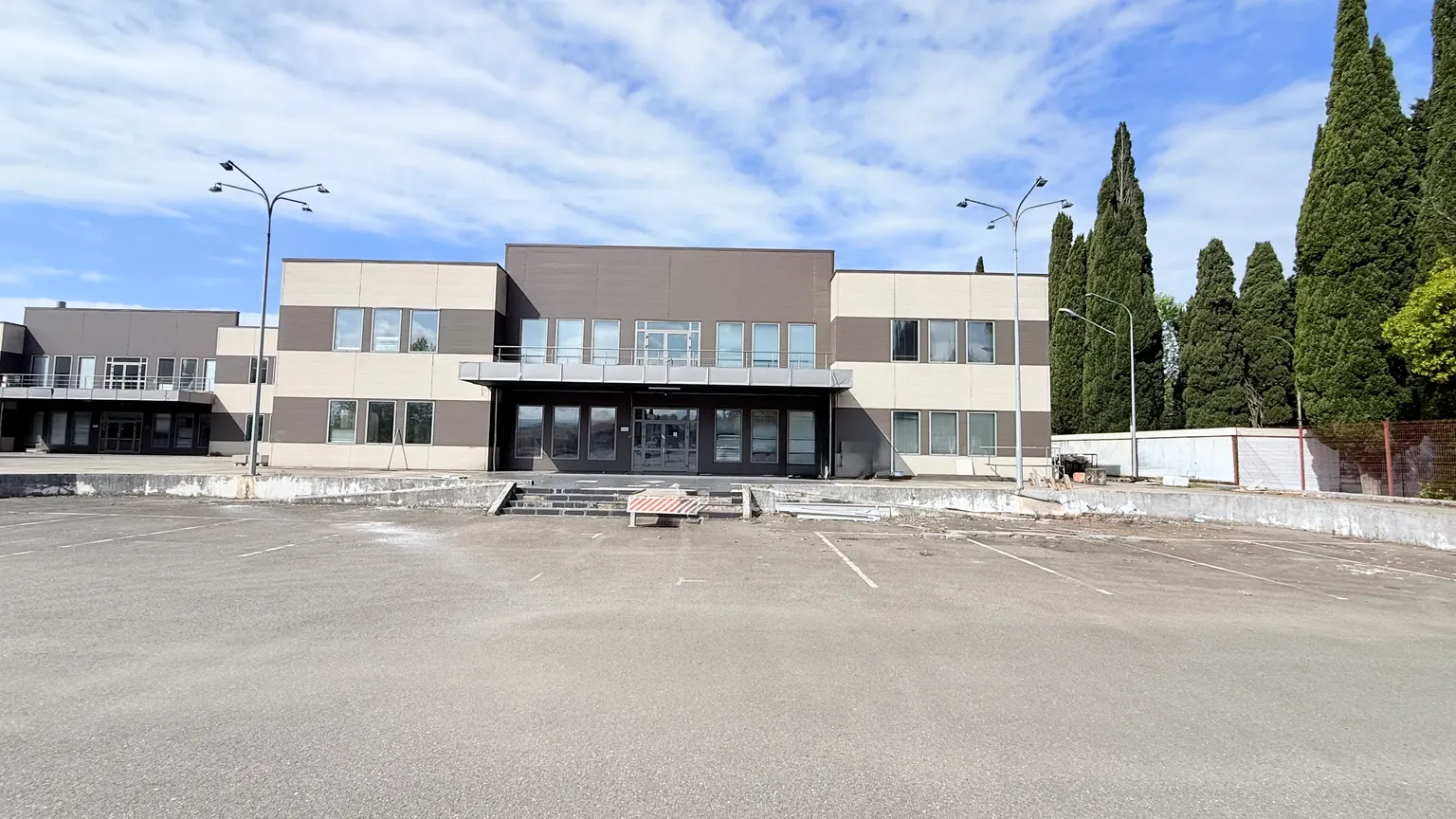 Офис с видом на взлётную полосу - отдельное здание 1 360 м², Адлер - фото 2