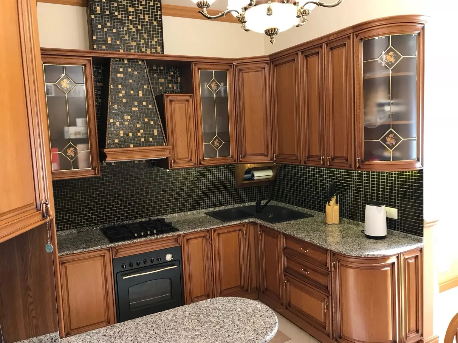 Продам 3-комнатную квартиру с видом на море