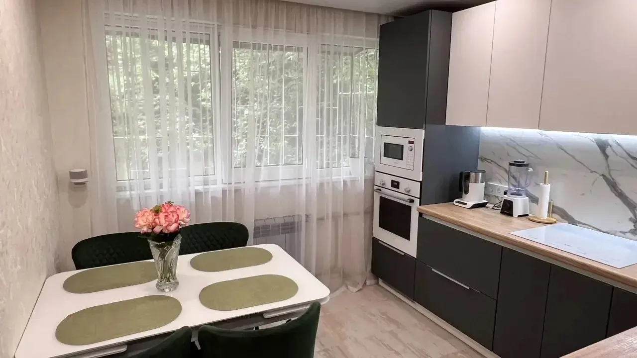 Продам 2-комнатную квартиру с ремонтом