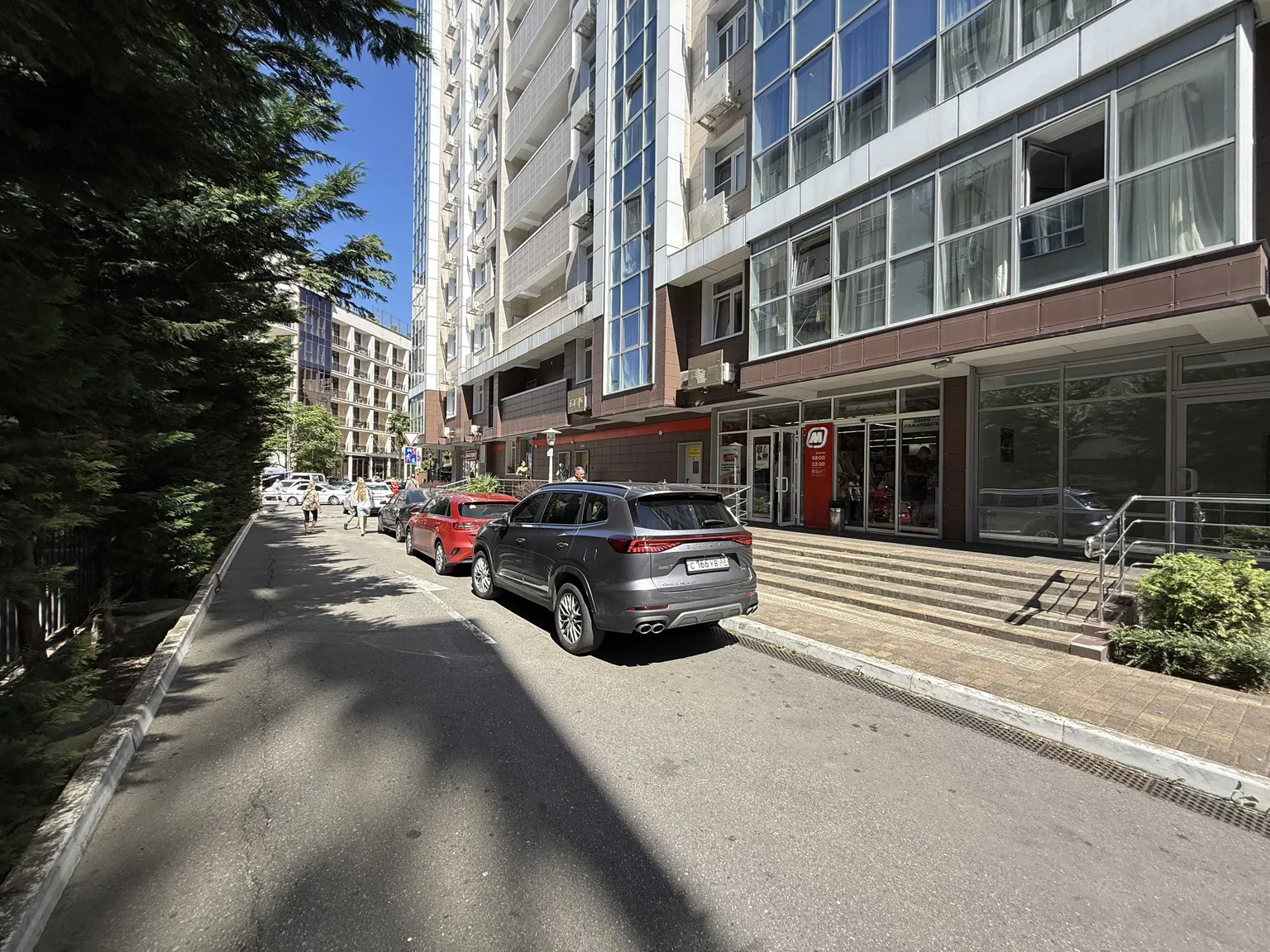 Коммерция 211 м2 дверь в дверь с Магнитом - фото 2