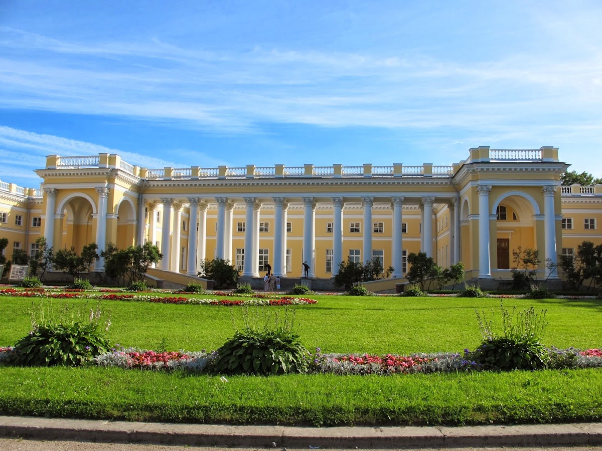 Александровский дворец