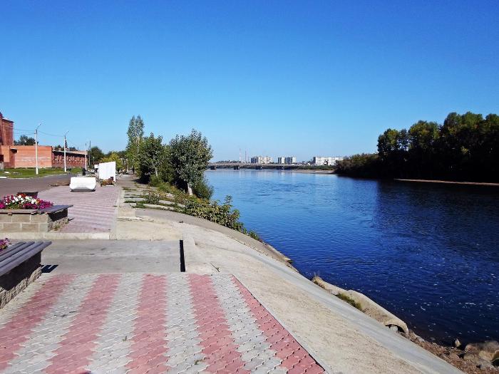 Река Кан и набережная