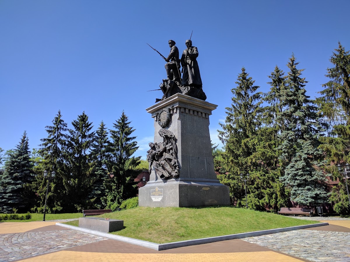 Памятник в честь подвига Героя Советского Союза старшего сержанта Шанаурина П.С.