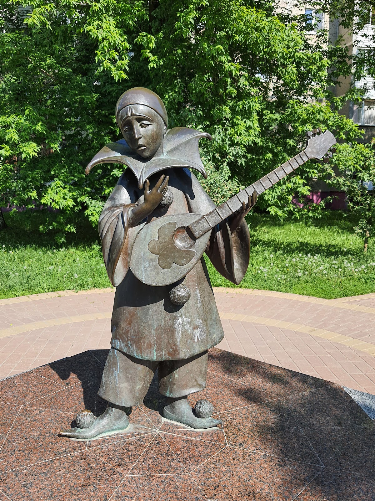 Аллея Театра кукол