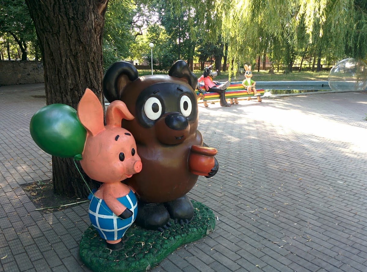 Аллея на проспекте Карла Маркса