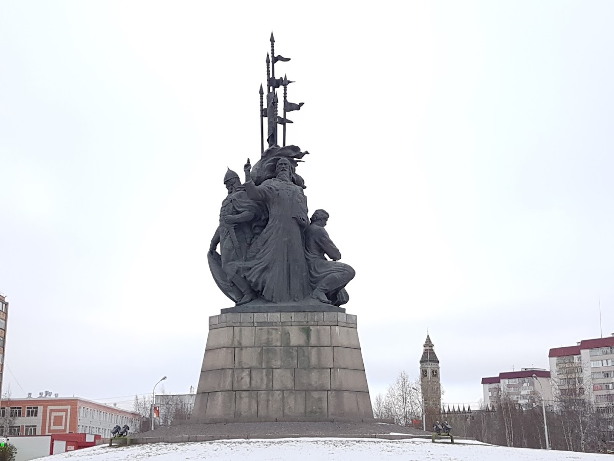 Памятник основателям Сургута