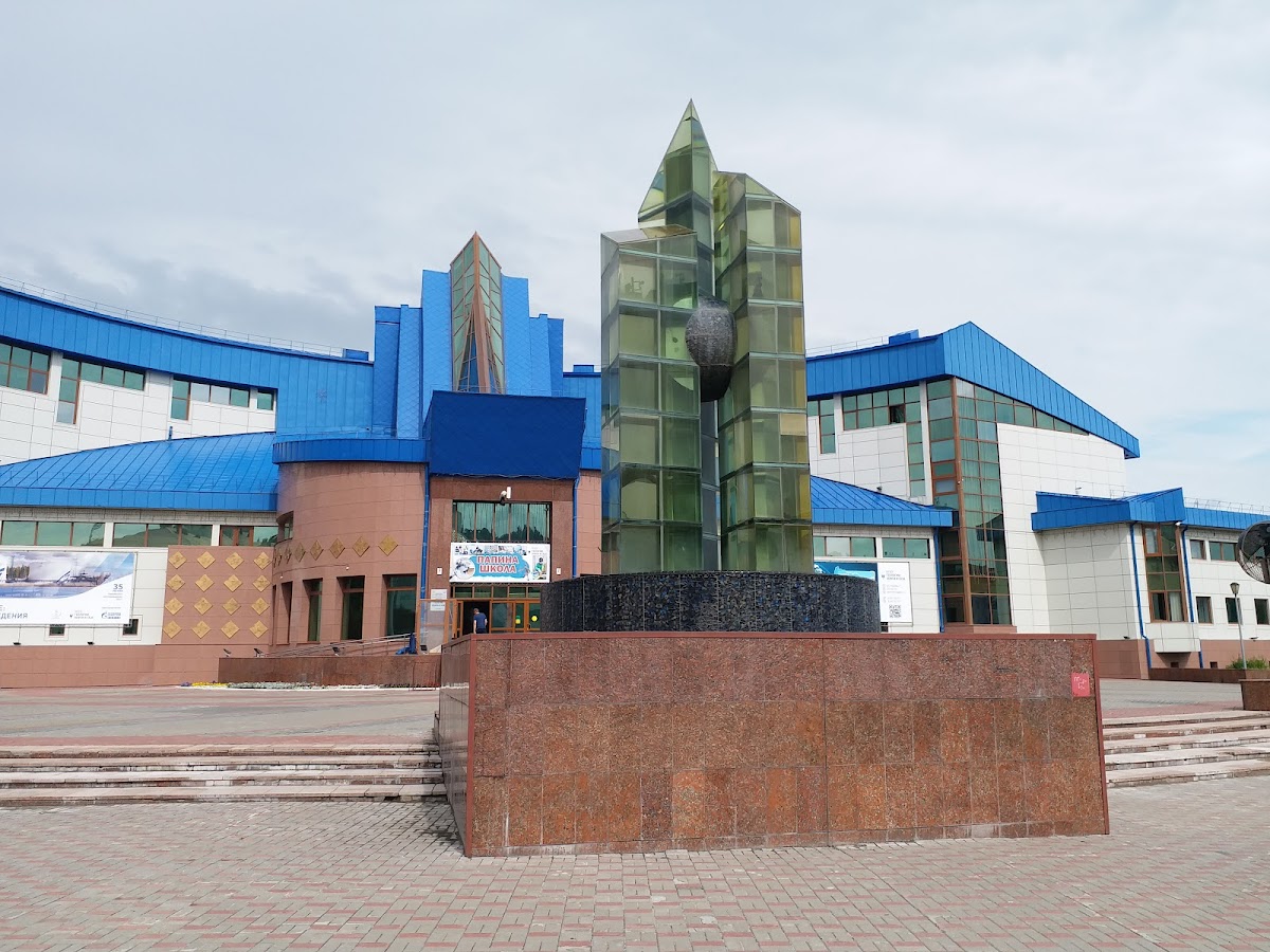 Памятник "Первопроходцам земли Югорской"