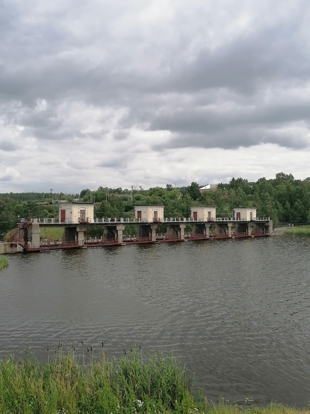 Волковская плотина и водохранилище