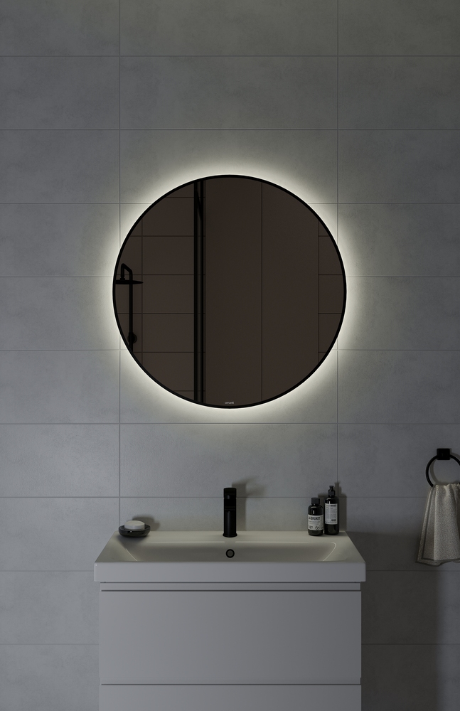 over_size_80x80_black_frame_night