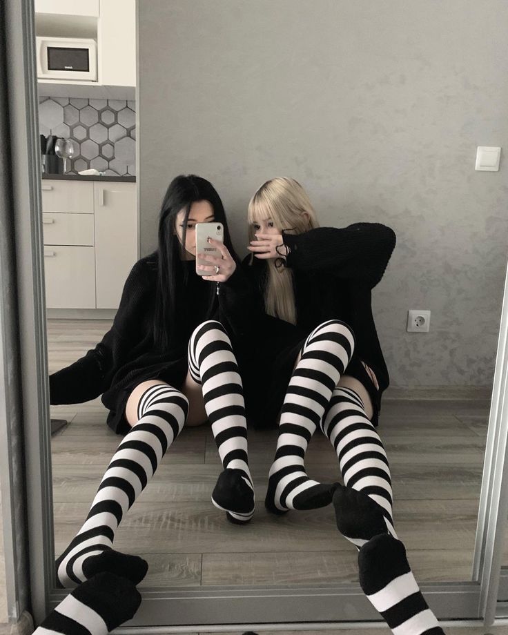 Лилли и Мия's avatar