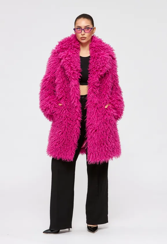 Фото Шуба из эко ламы фуксия с английским воротником - 1