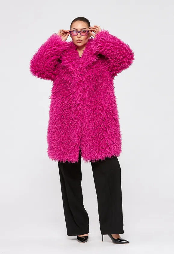 Фото Шуба из эко ламы фуксия с английским воротником - 9