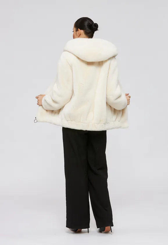 Фото Шуба из эко норки белая с капюшоном - 9