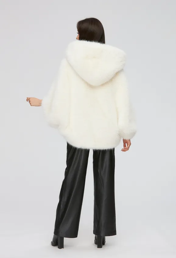 Фото Шуба из эко песца белая с капюшоном - 10