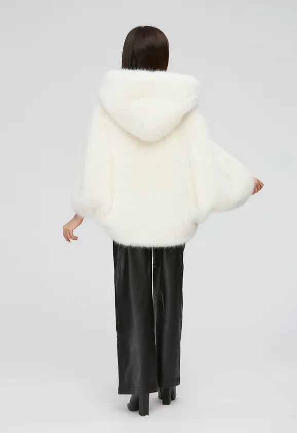 Фото Шуба из эко песца белая с капюшоном - 7