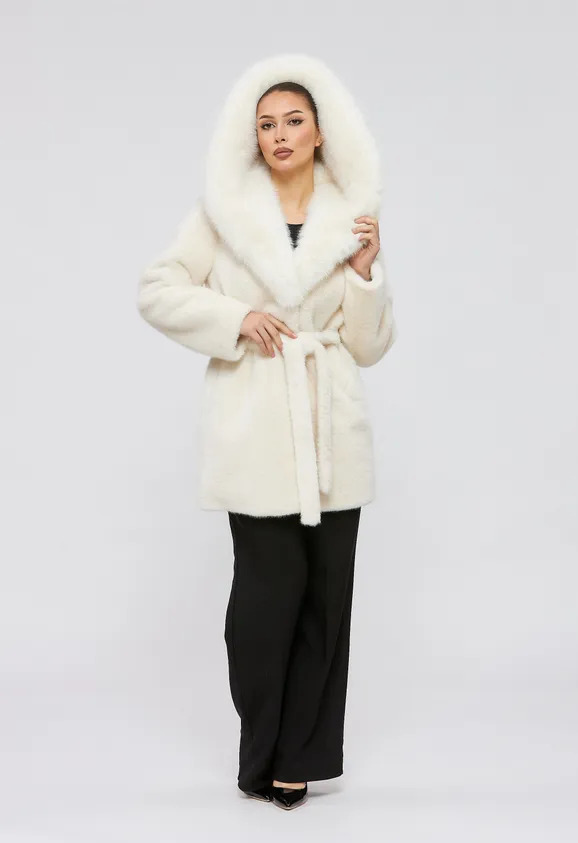 Фото Шуба из эко норки белая с капюшоном из белого эко песца - 7
