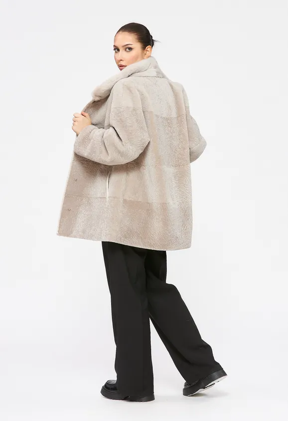 Фото Шуба из натурального астрагана жемчуг с воротником стойка из натуральной норки - 6