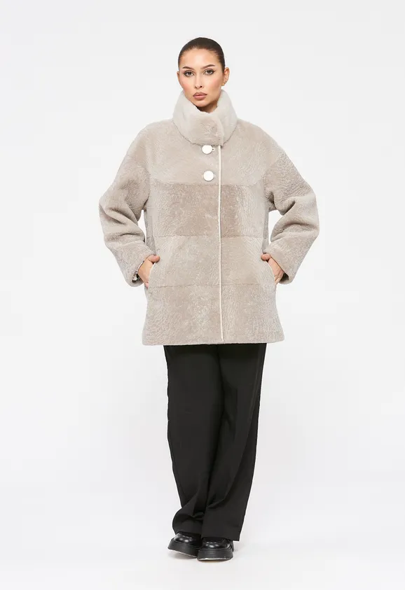 Фото Шуба из натурального астрагана жемчуг с воротником стойка из натуральной норки - 2