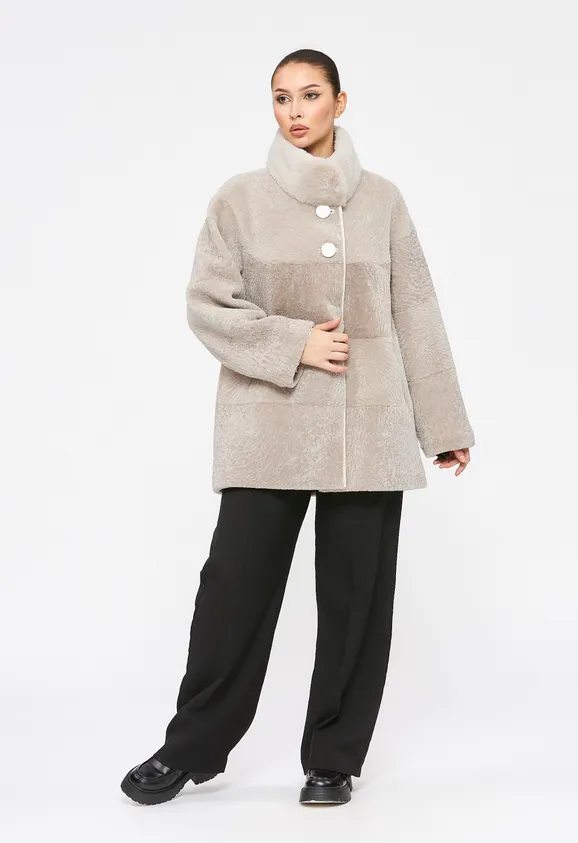 Фото Шуба из натурального астрагана жемчуг с воротником стойка из натуральной норки - 3