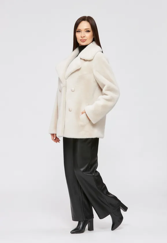 Фото Шуба из эко норки цвета жемчуг с английским воротником - 4