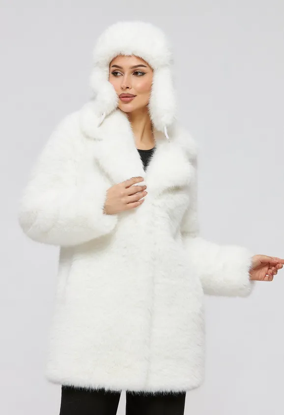 Фото Шуба из эко песца белая с английским воротником - 5