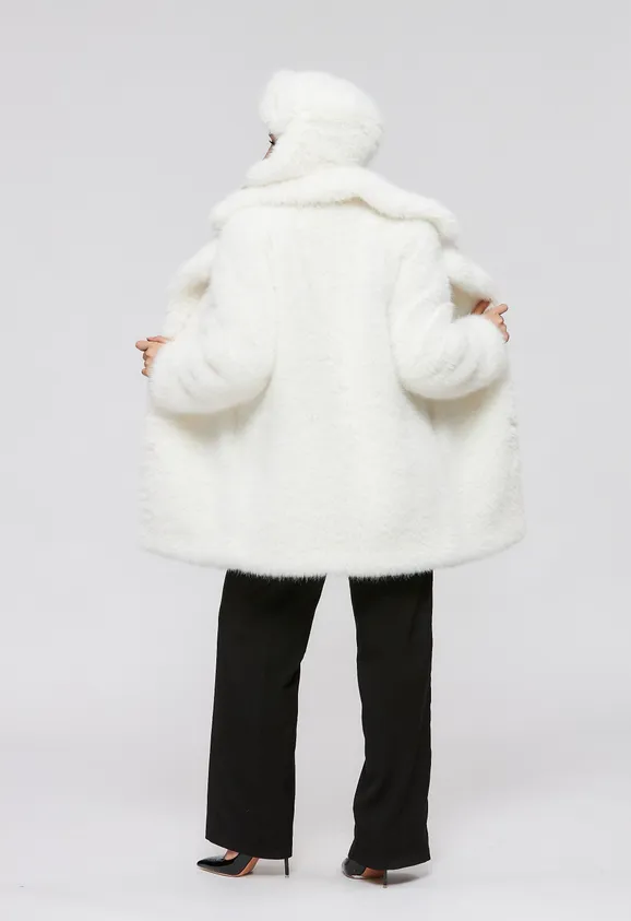Фото Шуба из эко песца белая с английским воротником - 9