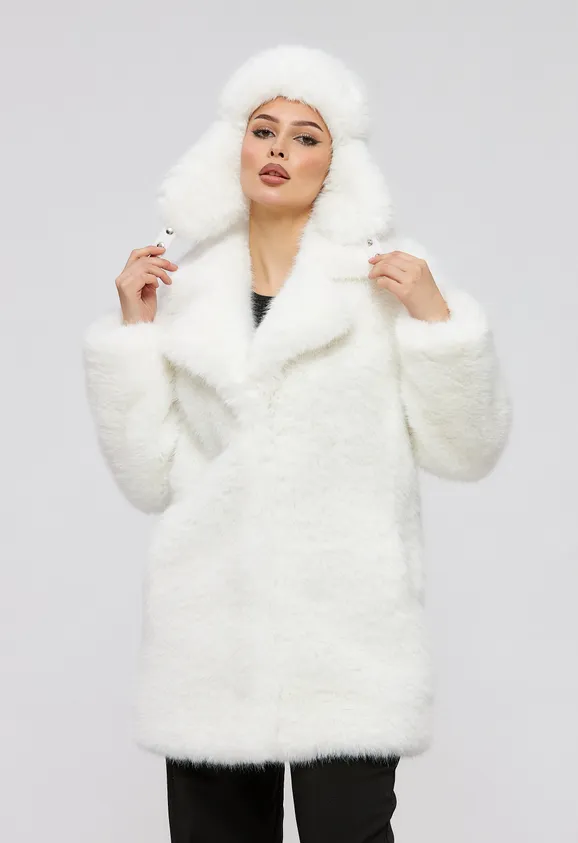 Фото Шуба из эко песца белая с английским воротником - 6