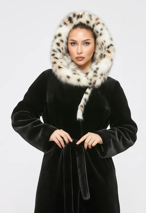 Фото Шуба из эко кролика черная с капюшоном из эко рыси - 6