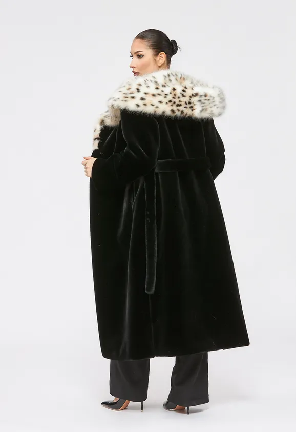 Фото Шуба из эко кролика черная с капюшоном из эко рыси - 9