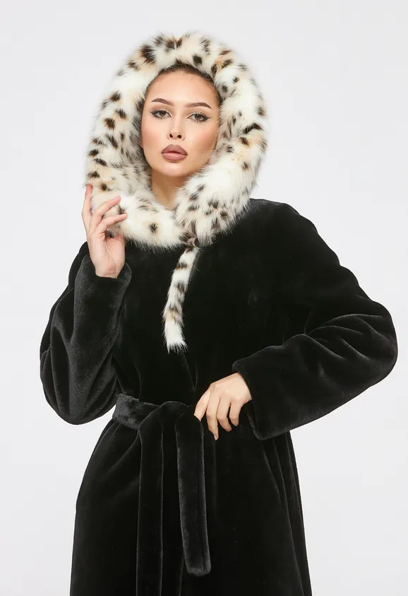 Фото Шуба из эко кролика черная с капюшоном из эко рыси - 8