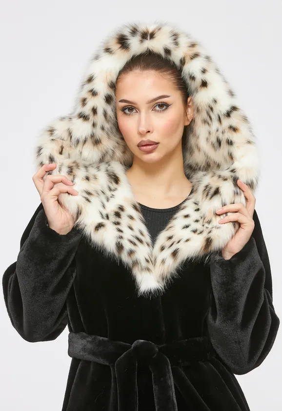 Фото Шуба из эко кролика черная с капюшоном из эко рыси - 1