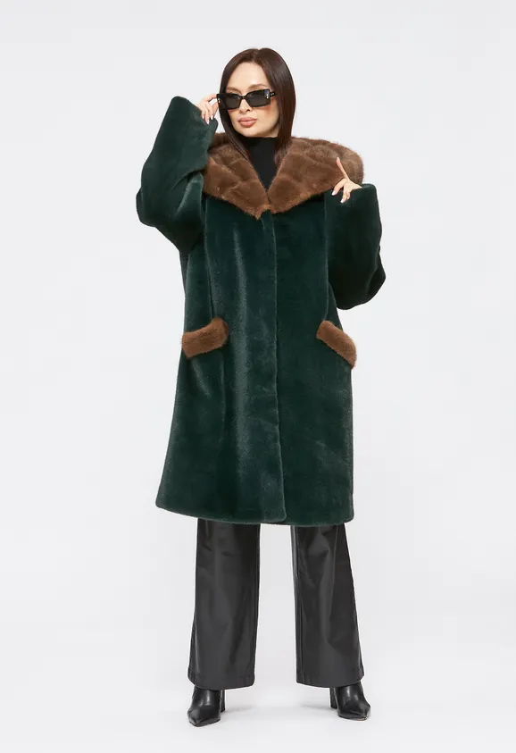 Фото Шуба из эко норки темно-зеленая с капюшоном - 2