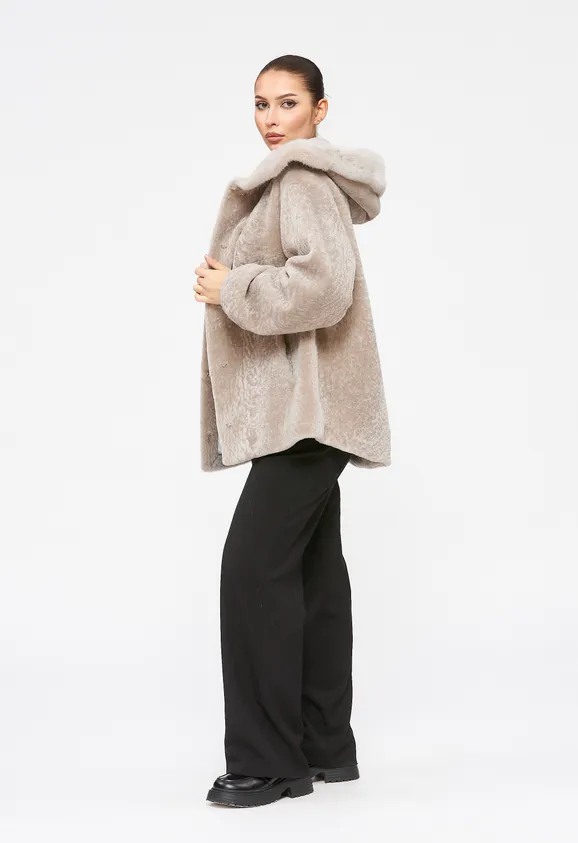 Фото Шуба из натурального астрагана жемчуг с капюшоном - 4