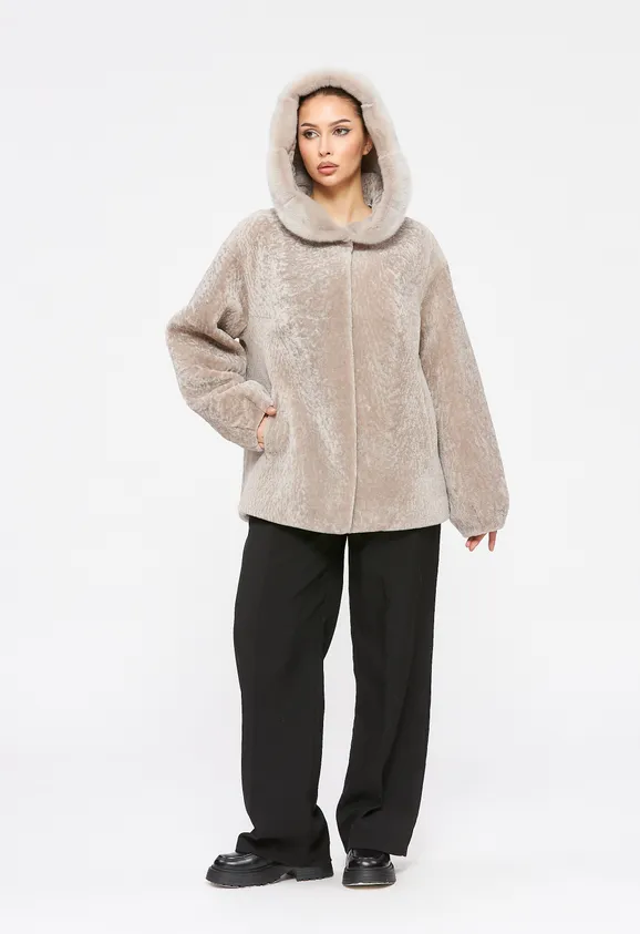 Фото Шуба из натурального астрагана жемчуг с капюшоном - 1