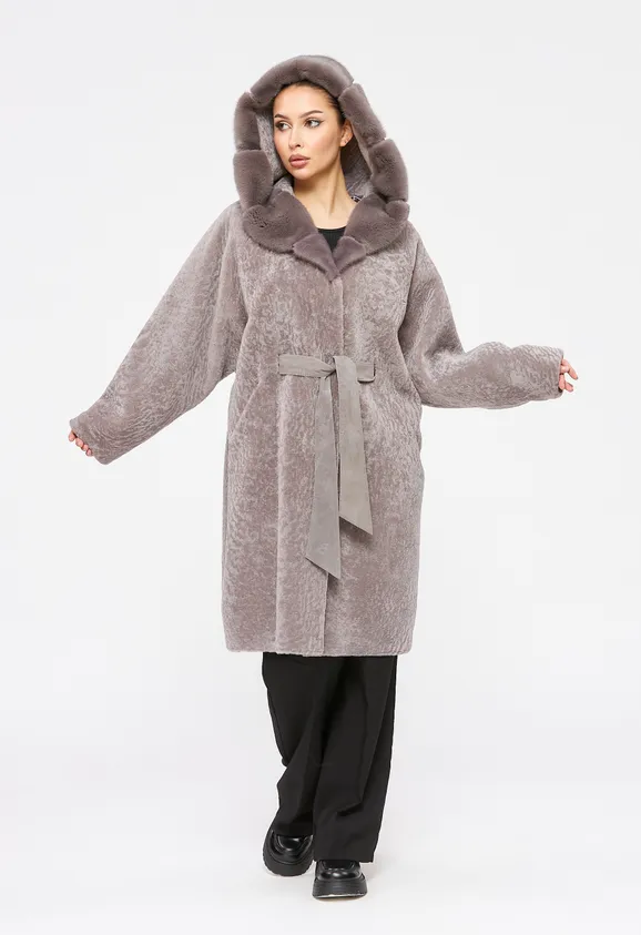 Фото Шуба из натурального астрагана лаванда с капюшоном из натуральной норки - 2