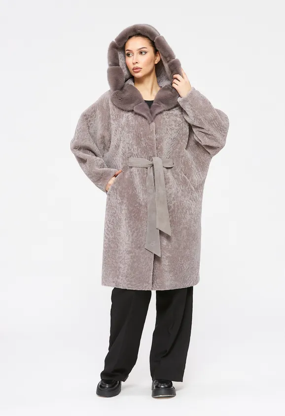 Фото Шуба из натурального астрагана лаванда с капюшоном из натуральной норки - 6