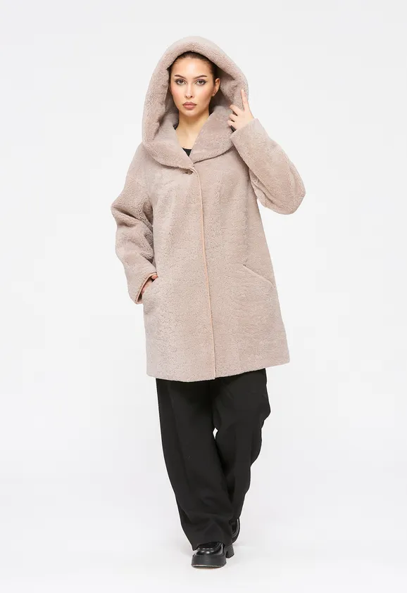 Фото Шуба из натурального астрагана керли пудра с капюшоном - 3