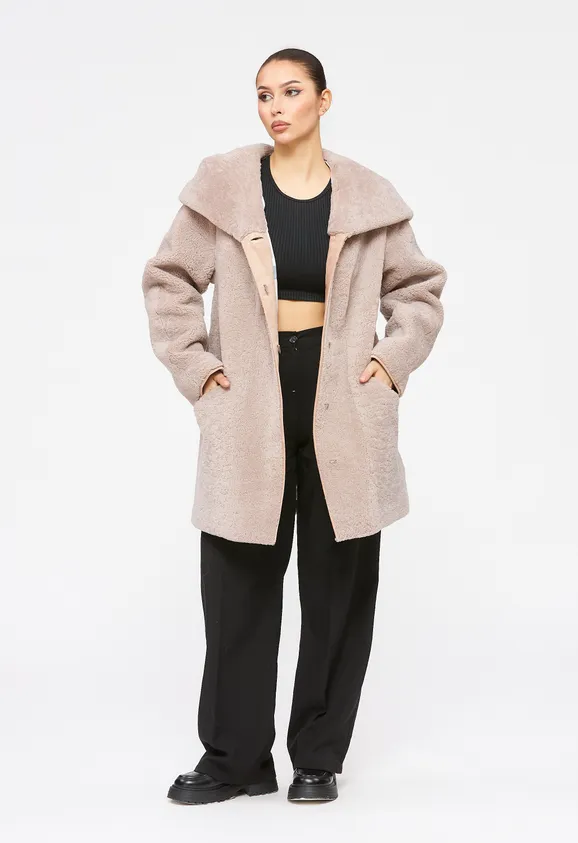 Фото Шуба из натурального астрагана керли пудра с капюшоном - 1