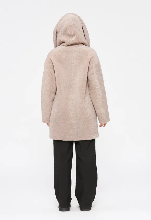 Фото Шуба из натурального астрагана керли пудра с капюшоном - 9