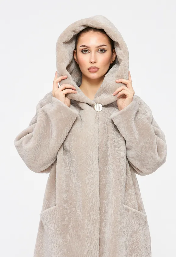 Фото Шуба из натурального астрагана жемчуг с капюшоном - 3