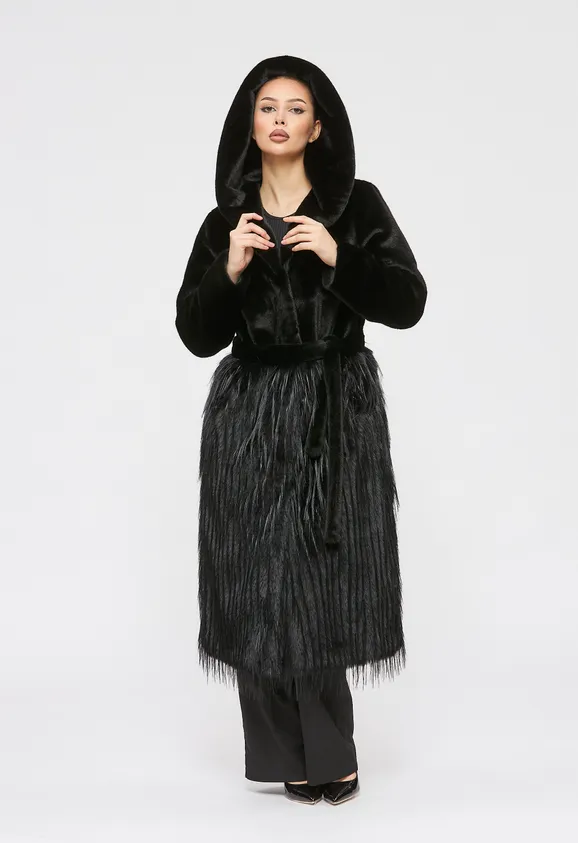 Фото Шуба из эко норки черная с капюшоном и отделкой эко страус - 4