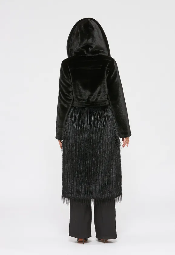 Фото Шуба из эко норки черная с капюшоном и отделкой эко страус - 6