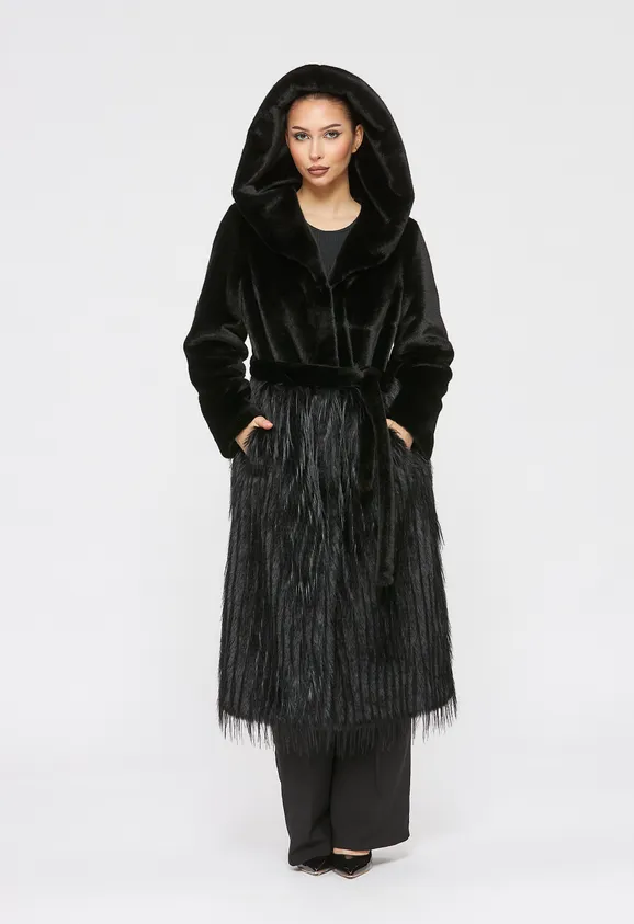 Фото Шуба из эко норки черная с капюшоном и отделкой эко страус - 8