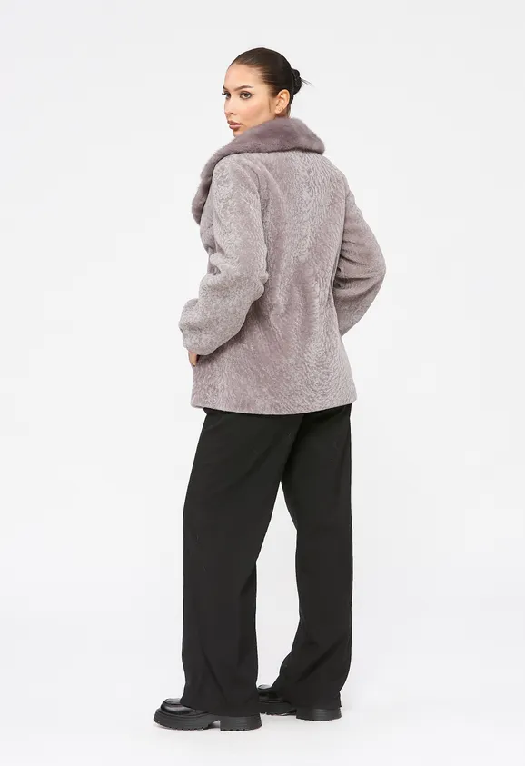 Фото Шуба из натурального астрагана лаванда с воротником из натуральной норки - 2